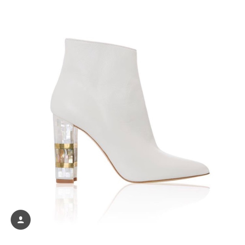 IN SEARCH OF: Freya Rose London Jasmine White